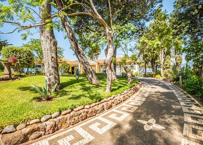 Private Oceanfront Deluxe Pico 360 Views Villa Funchal (Madeira)